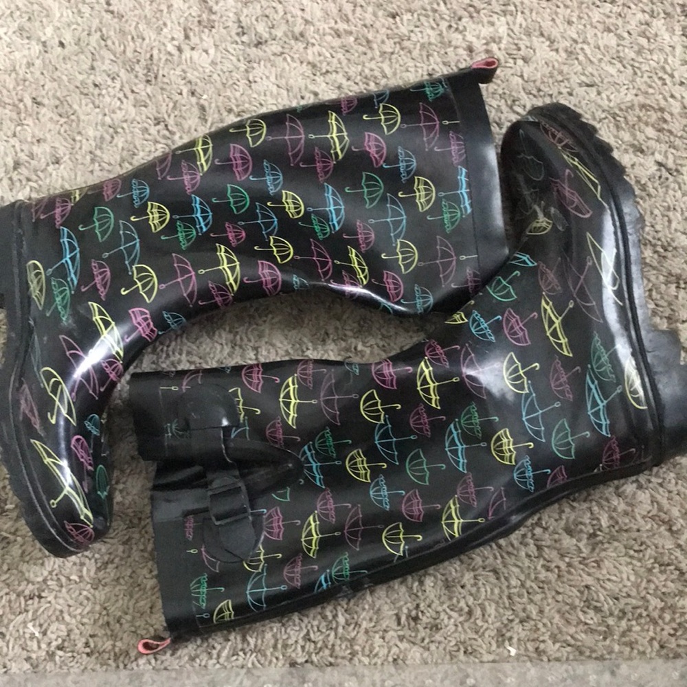 Colorful Umbrella Print Rain Boots 
Worn, size 8